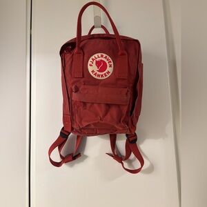 Fjallraven Kånken Mini size Kids Backpack in Deep Red